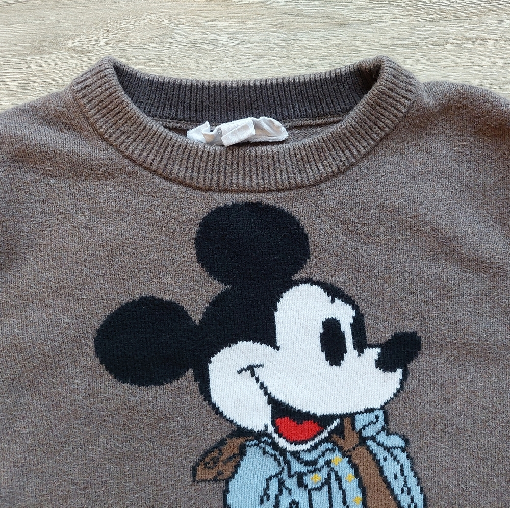 Gap (v)guc Mickey sweater 5t - Picture 5 of 16